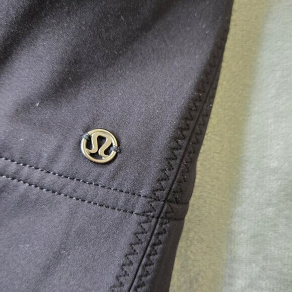 Lululemon Jacket Womens Var-City Bomber Size 4 Black Gray Baseball Stitching - Picture 3 of 7